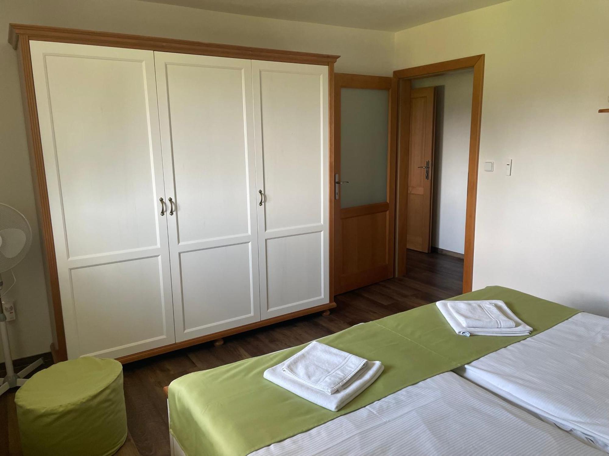 Farma Basarovi Hotel Prosecne Buitenkant foto